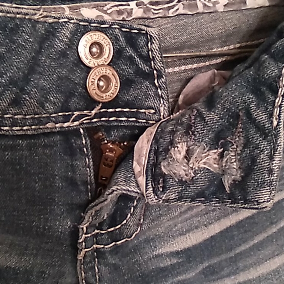 Women's distressed jeans - Picture 9 of 9